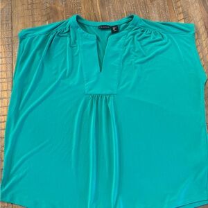 Tahari Women's Emerald Green Shirt